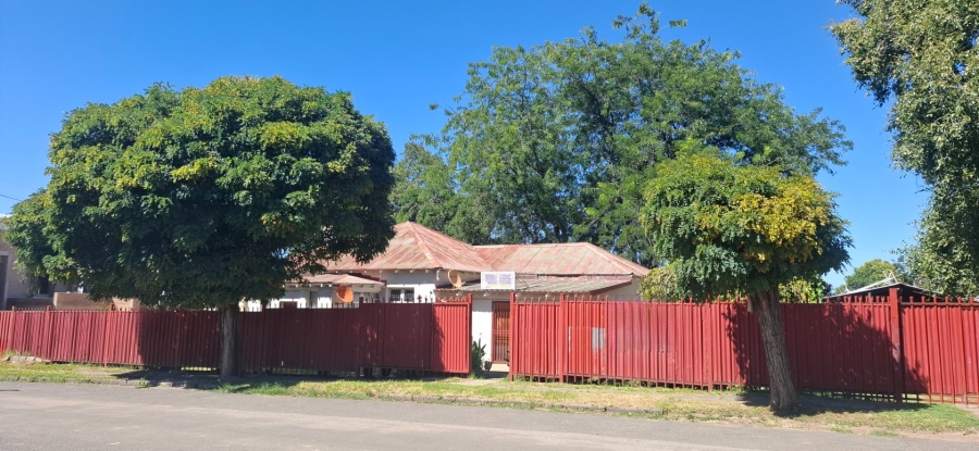 5 Bedroom Property for Sale in Ficksburg Free State
